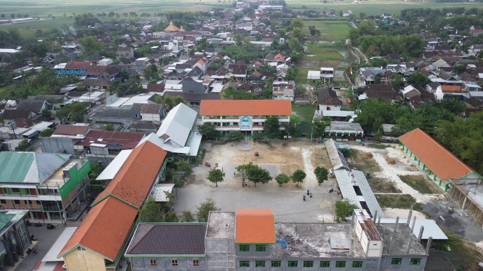 Dari Angkasa, View 2026 Yayasan Walisongo