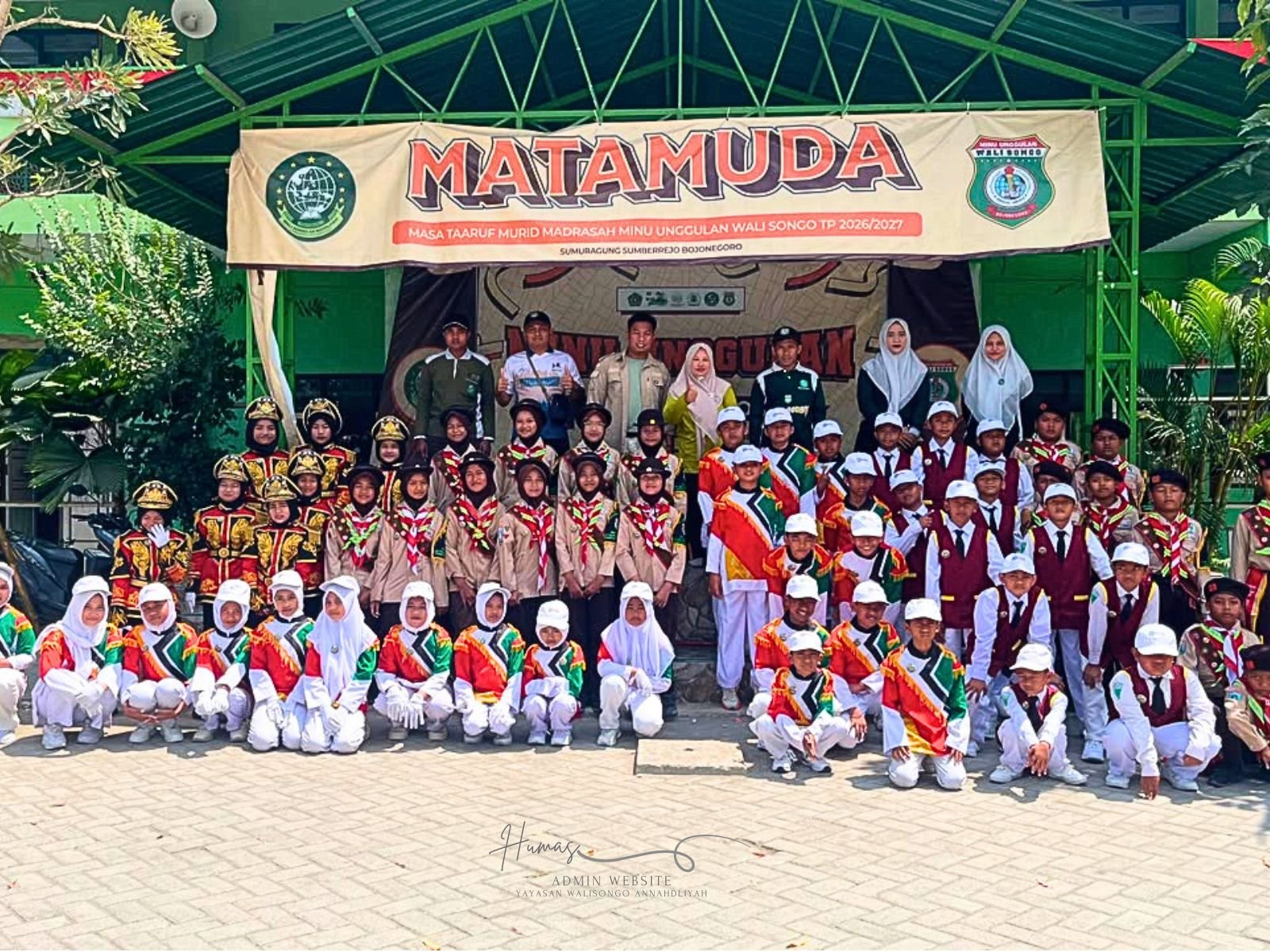 Alhamduillah Juara Lagi ! Enam Peleton MI NU Wali Songo Taklukkan Gerak Jalan Sumberrejo