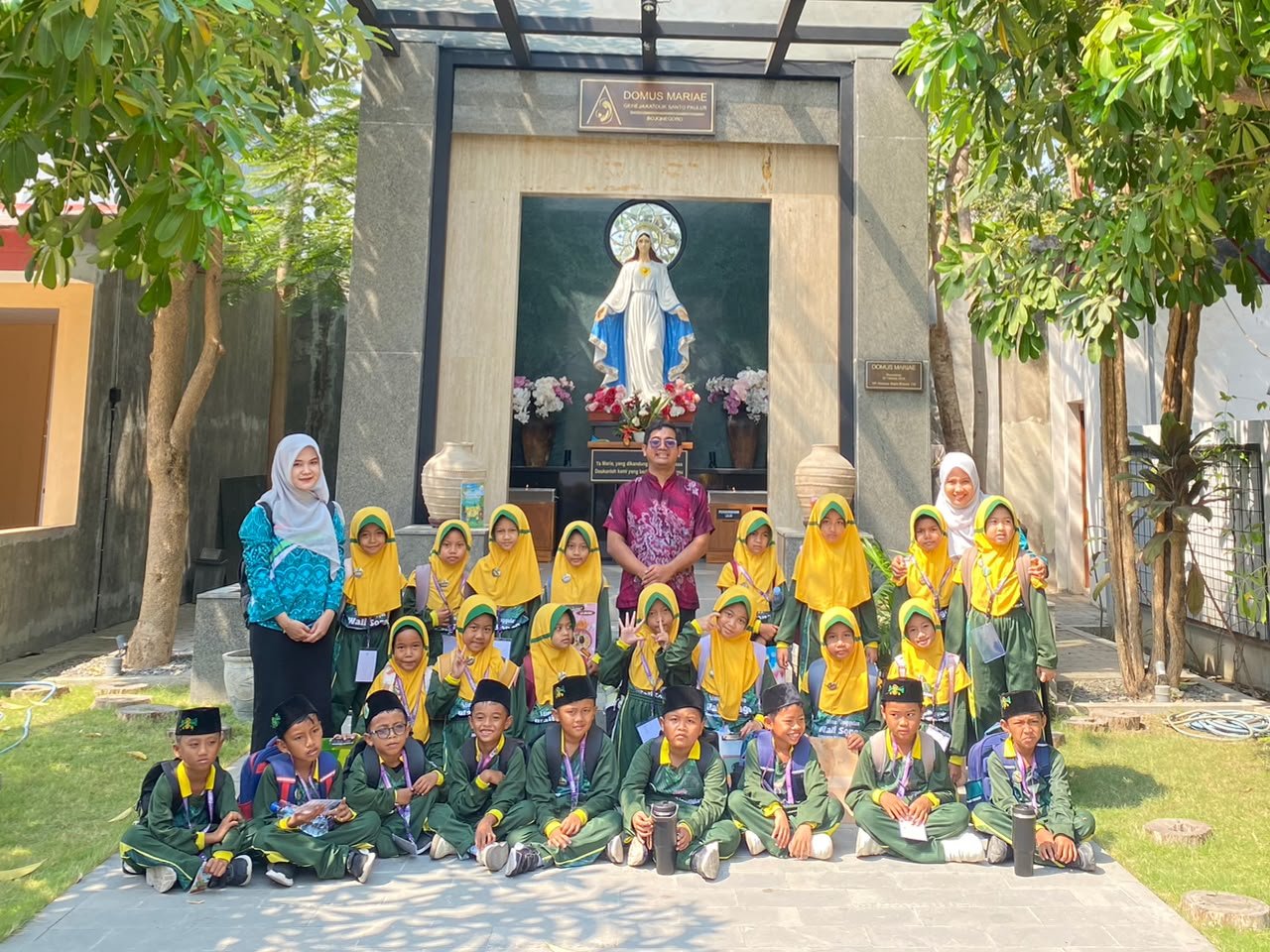 ECP of MINU Belajar Keberagaman dari Tiga Rumah Ibadah di Bojonegoro
